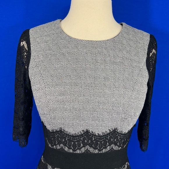 👗|•TRAFFIC PEOPLE•| Beautiful Quilted Tweed Lace Trim Dress Size 'Small' (XS) - Picture 5 of 9